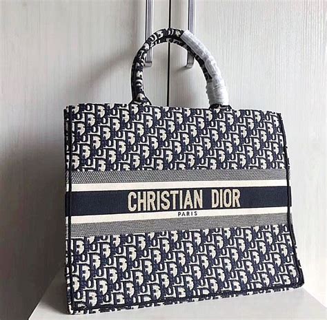 how much does dior tote bag cost